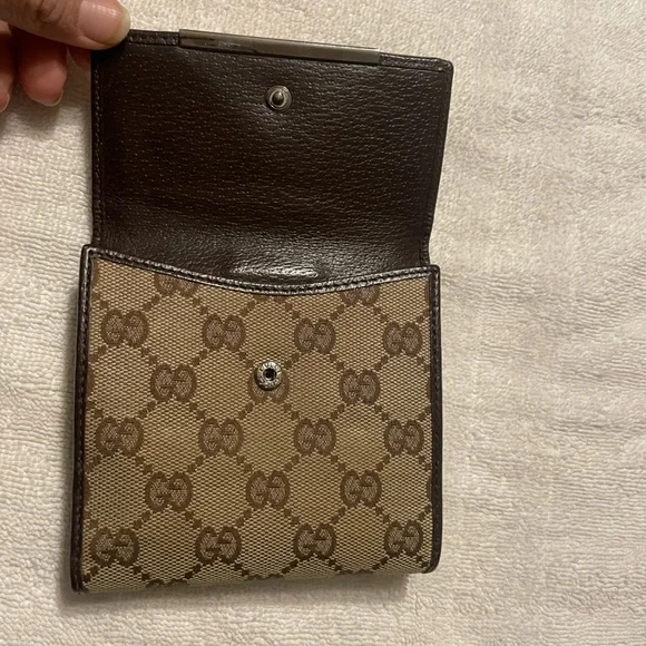 Authentic Gucci Wallet - Picture 4 of 8